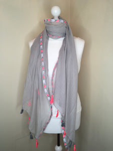 MSH - grey pink arrow trim scarf with pink and grey tassel detailing