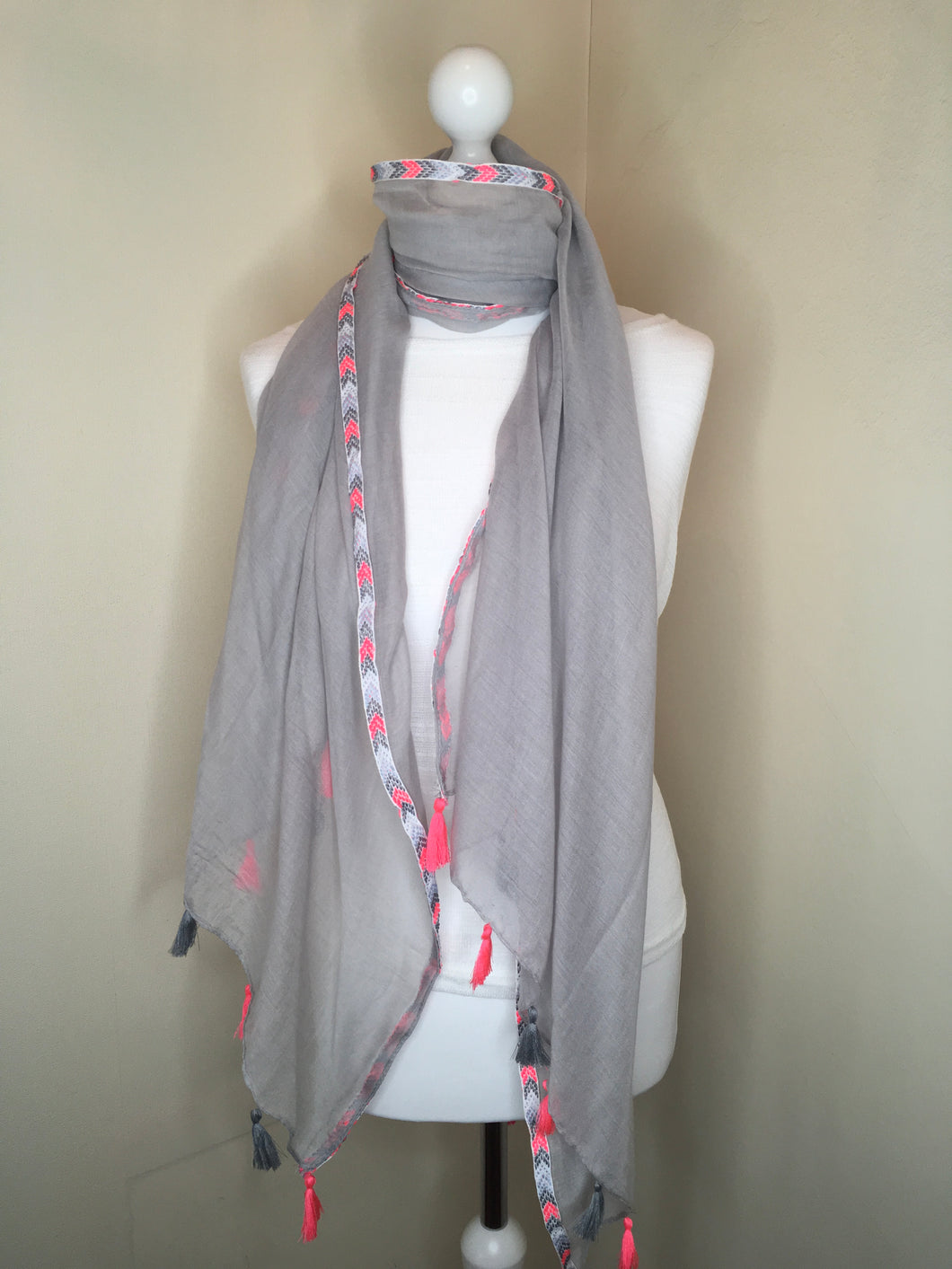 MSH - grey pink arrow trim scarf with pink and grey tassel detailing