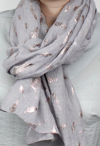 Metallic Eye-catching Feather Print Scarf