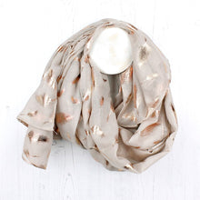 Load image into Gallery viewer, Metallic Eye-catching Feather Print Scarf